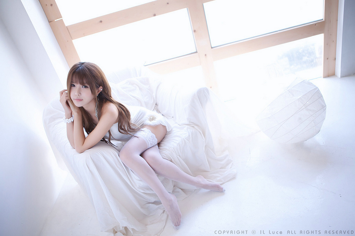 [网络收集]  韩国MODEL许允美--天使一样，可爱白丝